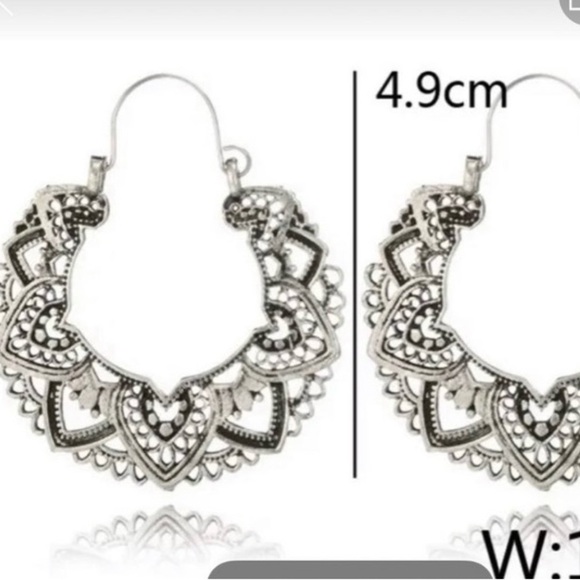 Elegant Silver Filigree Hoop Earrings - Picture 3 of 4